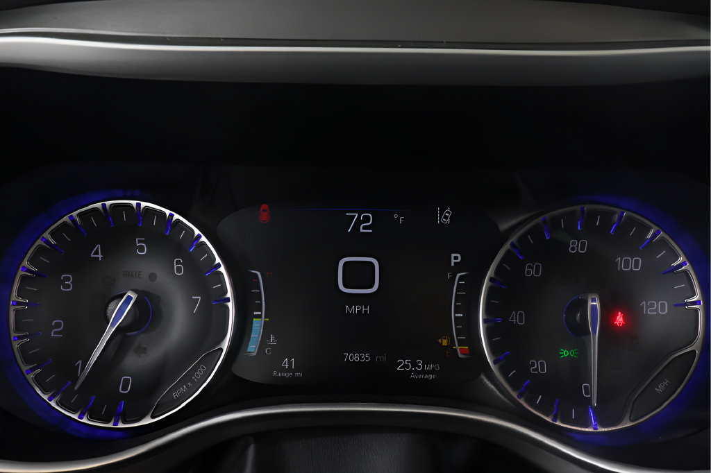 Used 2024 Chrysler Pacifica Touring-L FWD image 11
