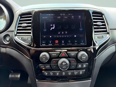 Used 2019 Jeep Grand Cherokee High Altitude RWD image 18