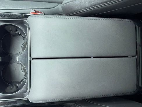 Used 2025 Land Rover Range Rover Velar Dynamic SE image 37