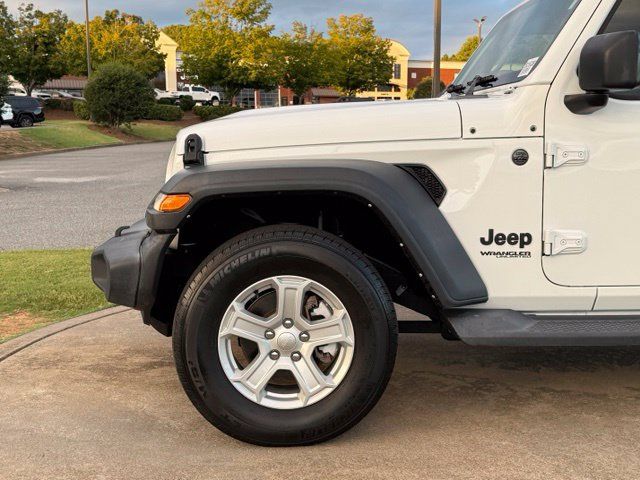Used 2022 Jeep Wrangler Unlimited Sport AWD/4WD image 12