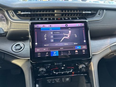 Used 2021 Jeep Grand Cherokee L Limited image 18