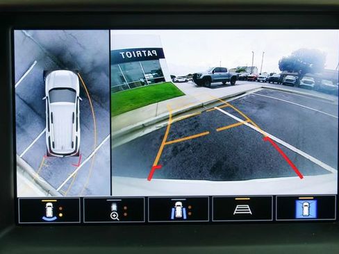 Used 2023 GMC Acadia Denali w/ Denali Technology Package FWD image 34