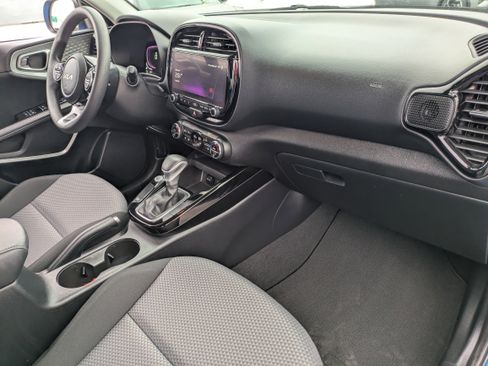 Used 2025 Kia Soul S image 13