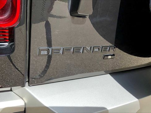 Used 2020 Land Rover Defender 110 S image 28