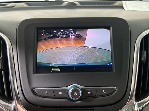 Used 2021 Chevrolet Equinox LS AWD/4WD image 19