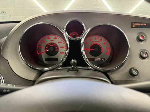 Used 2006 Pontiac Solstice Convertible w/ Premium Package RWD image 33