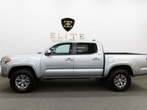 Used 2018 Toyota Tacoma SR5 image 2