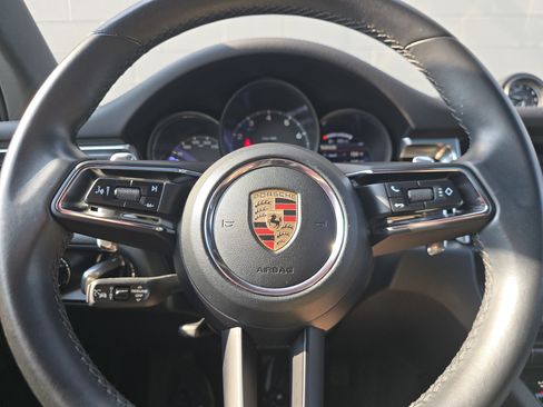 Certified 2023 Porsche Macan AWD/4WD image 24