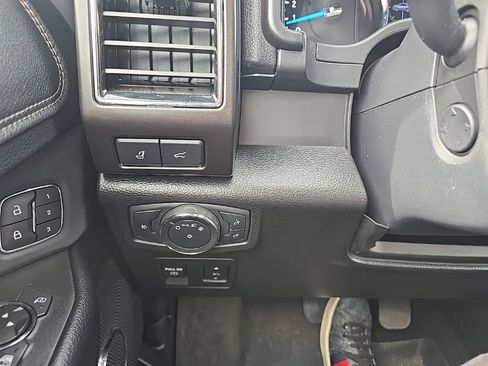 Used 2021 Ford Expedition Limited AWD/4WD image 27
