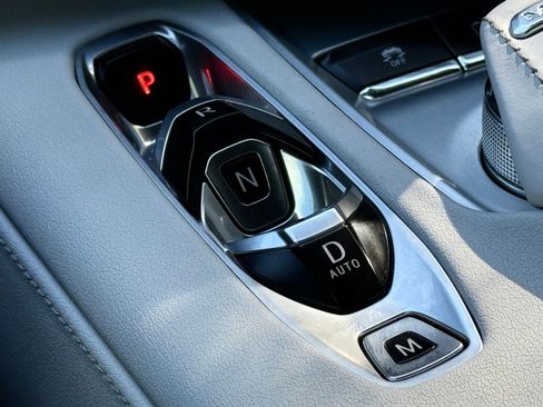 Used 2022 Chevrolet Corvette Stingray w/ Body-Color Dual Roof Package image 28