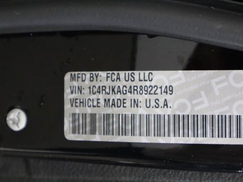Used 2024 Jeep Grand Cherokee L Laredo AWD/4WD image 42