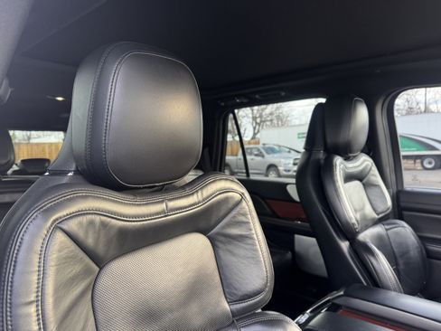 Used 2020 Lincoln Navigator L Reserve w/ Luxury Package image 22