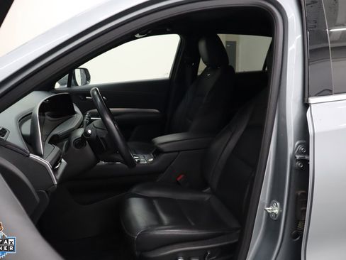 Used 2025 Cadillac XT4 Premium Luxury FWD image 11