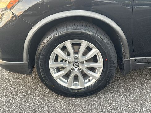 Used 2020 Nissan Rogue SV image 11