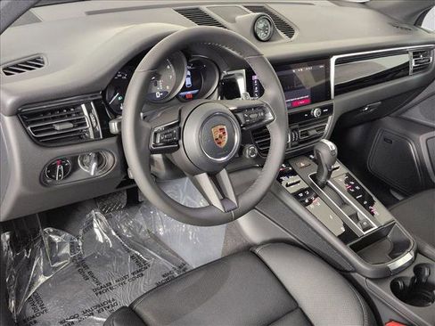 New 2026 Porsche Macan S image 4