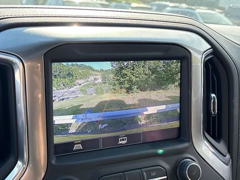 Used 2022 Chevrolet Silverado 1500 LT Trail Boss w/ LT Trail Boss Premium Package AWD/4WD image 19