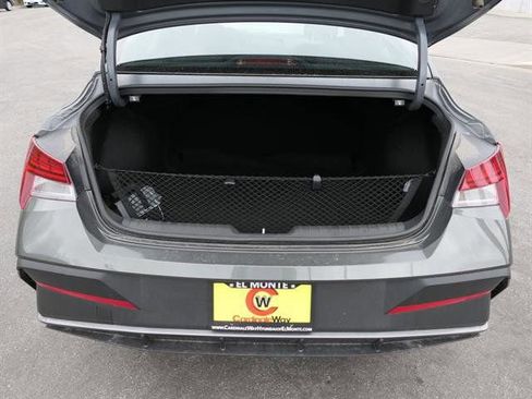 New 2025 Hyundai Elantra SEL image 22