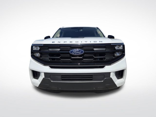Certified 2025 Ford Expedition Active RWD image 3