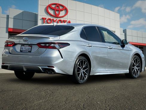 Certified 2024 Toyota Camry SE FWD image 3