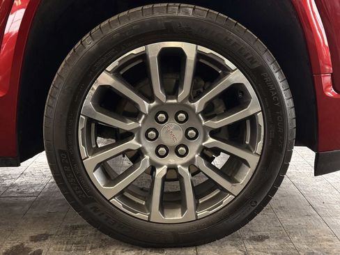 Used 2023 GMC Acadia Denali FWD image 27