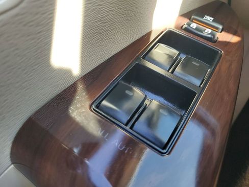 Used 2014 Toyota Venza XLE image 33