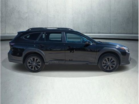 Used 2025 Subaru Outback Onyx Edition AWD/4WD image 7