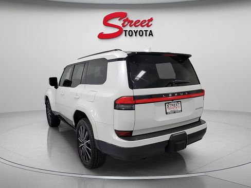 Used 2024 Lexus GX 550 w/ Accessory Package (Z1) AWD/4WD image 2
