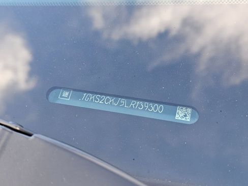 Used 2020 GMC Yukon Denali w/ Open Road Package image 16