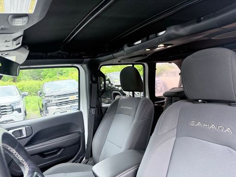 Used 2019 Jeep Wrangler Unlimited Sahara AWD/4WD image 19