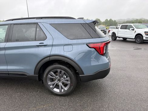 New 2026 Ford Explorer Active w/ Active Comfort Package AWD/4WD image 7