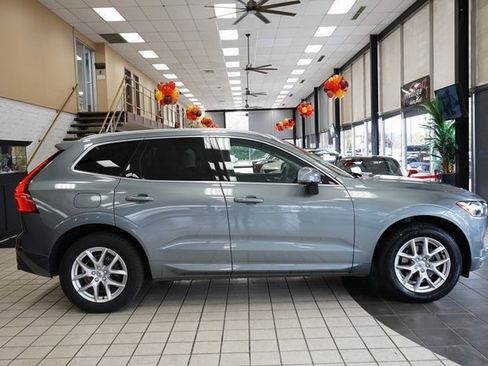 Used 2020 Volvo XC60 T5 Momentum image 17