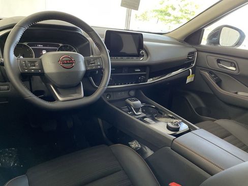 New 2026 Nissan Rogue SV AWD/4WD image 18