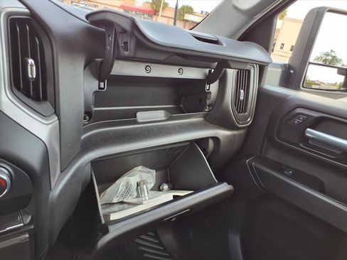 Used 2022 Chevrolet Silverado 2500 Custom w/ Custom Value Package image 30