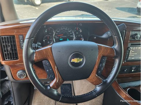 Used 2015 Chevrolet Express 2500 RWD image 24