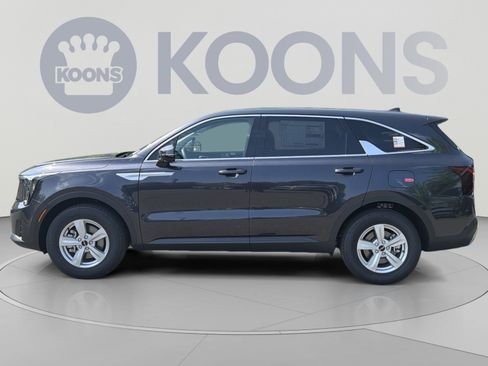 New 2026 Kia Sorento LX FWD image 2