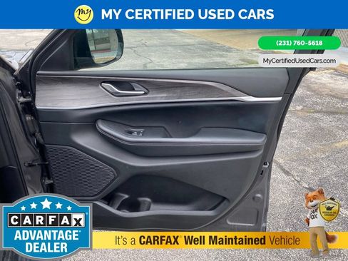 Used 2023 Jeep Grand Cherokee Limited AWD/4WD image 17