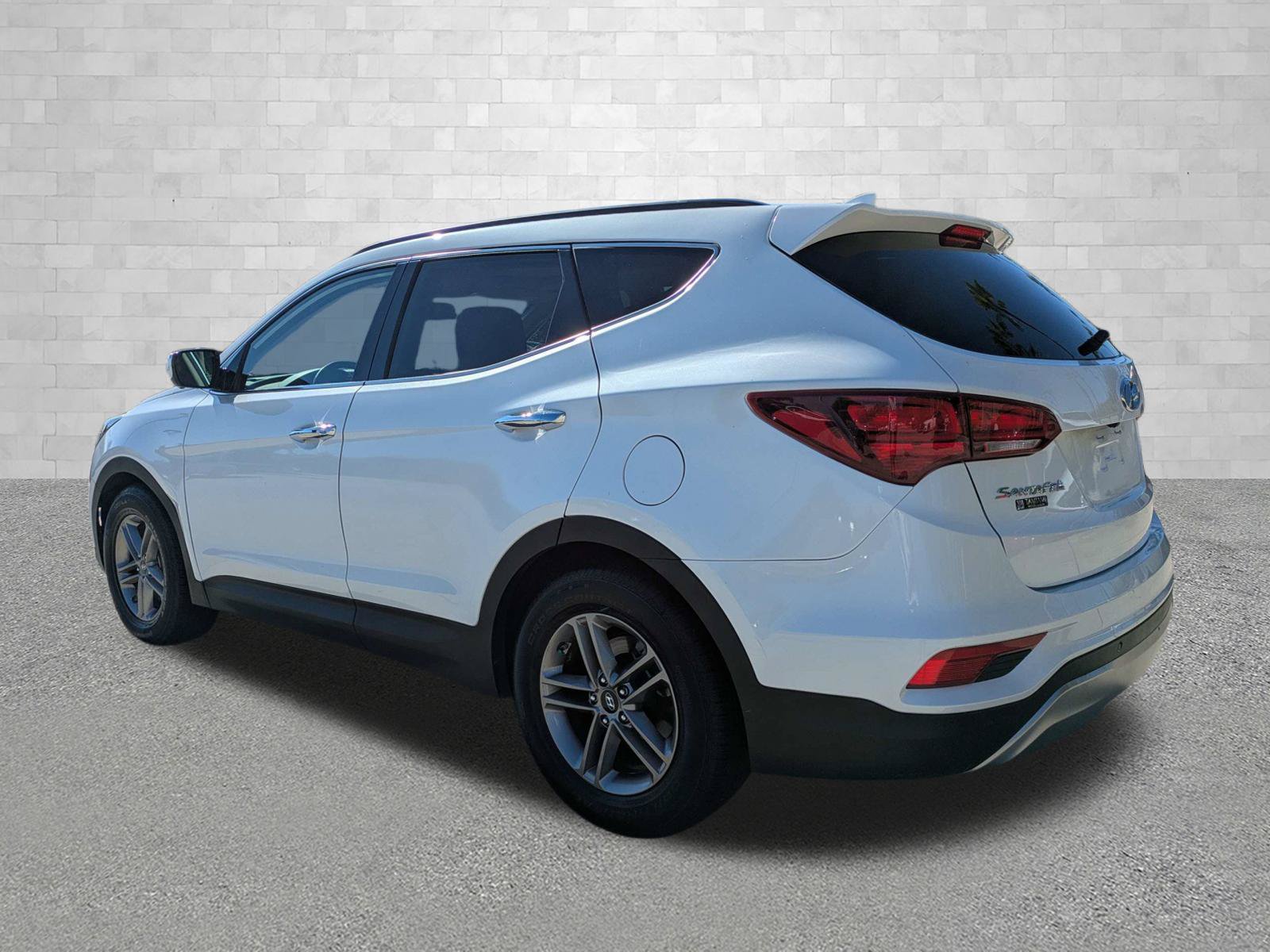 Used 2017 Hyundai Santa Fe Sport w/ 2.4L Tech Package 04 FWD image 4