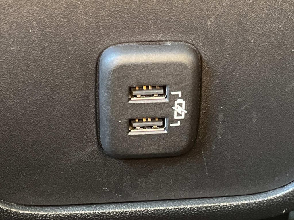 Used 2021 Chevrolet Equinox LT FWD image 20