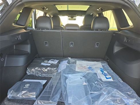 New 2026 Volkswagen Tiguan SE R-Line image 26