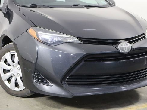 Used 2017 Toyota Corolla LE w/ Carpet Mat Package (TMS) FWD image 38