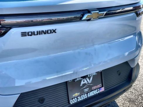 New 2026 Chevrolet Equinox EV LT FWD image 37