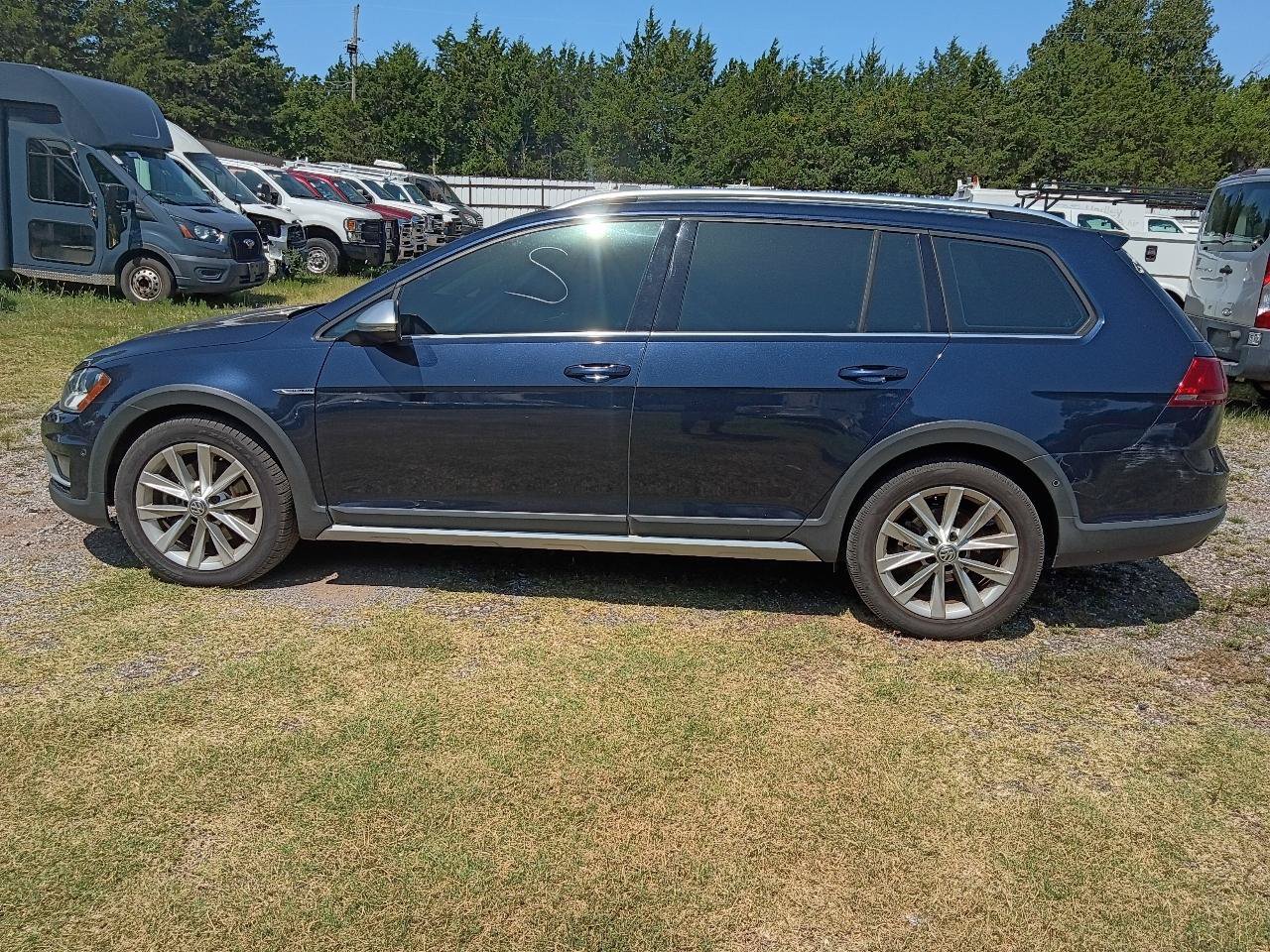 Used 2017 Volkswagen Golf Alltrack S AWD/4WD image 8
