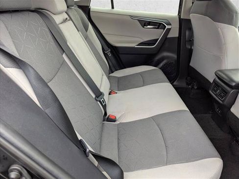 Used 2021 Toyota RAV4 XLE FWD image 29
