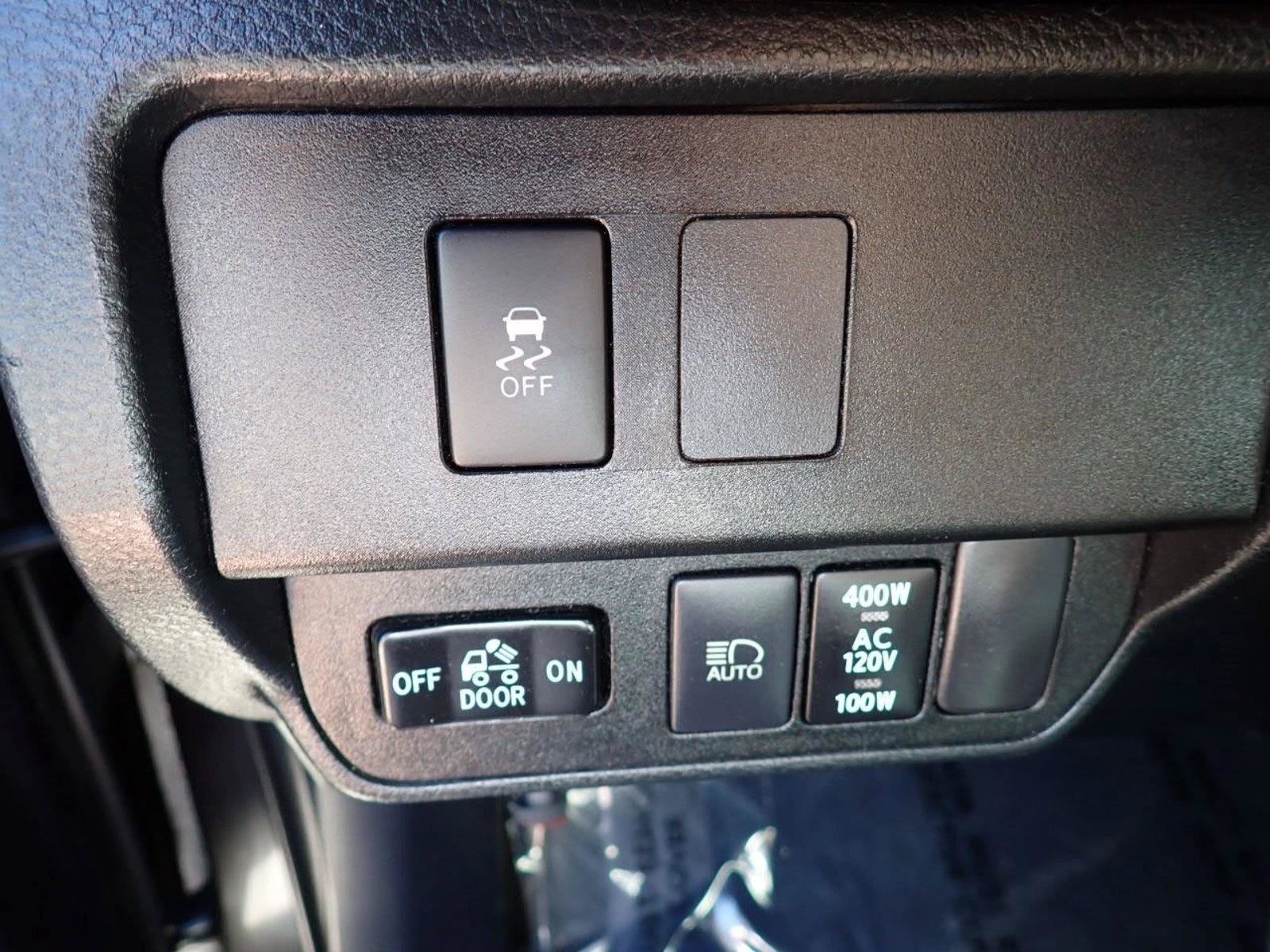 Used 2021 Toyota Tacoma TRD Off-Road w/ Technology Package AWD/4WD image 15
