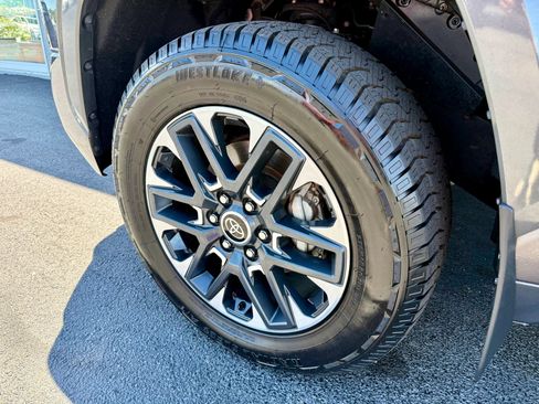 Used 2023 Toyota Tundra Limited AWD/4WD image 12