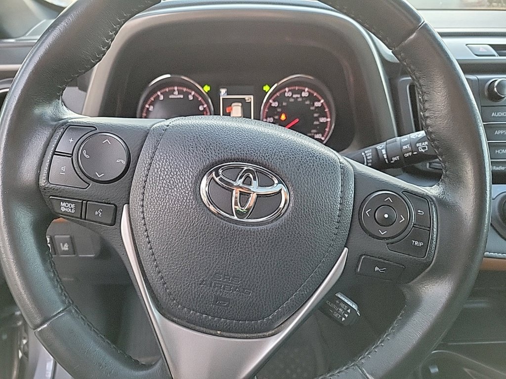 Used 2017 Toyota RAV4 SE AWD/4WD image 11