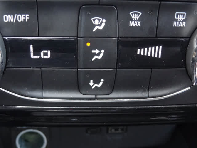 Used 2025 Chevrolet Trax LT FWD image 9