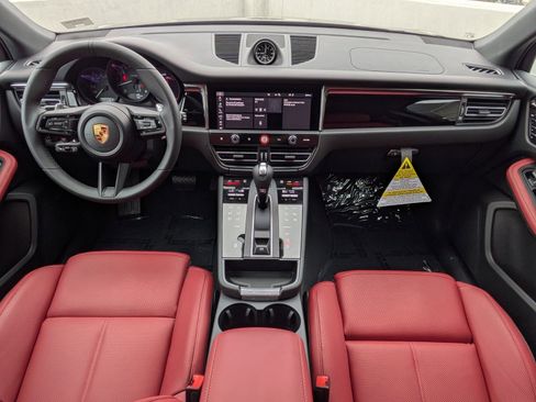New 2026 Porsche Macan image 22