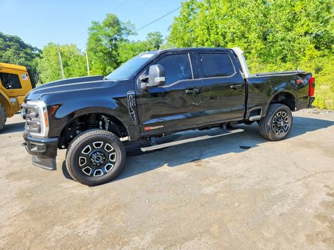 Used 2025 Ford F350 Platinum AWD/4WD image 2