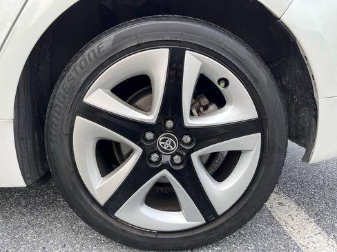 Used 2016 Toyota Prius Three Touring image 20